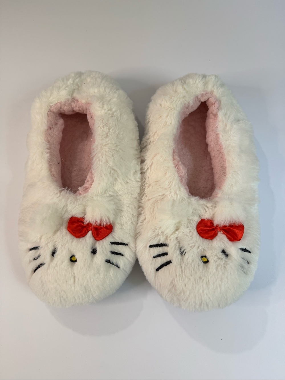Women Hello Kitty Plush White Slipper Shoes with Red Bow